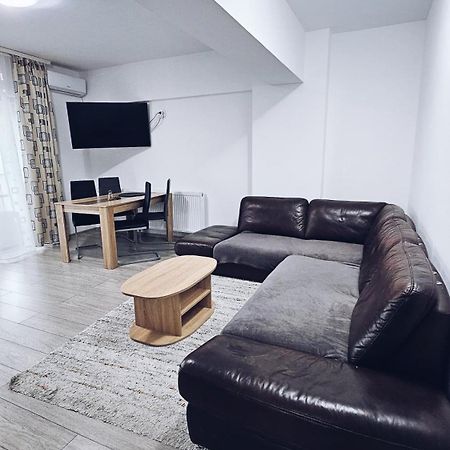 Apartament Dem Radulescu Râmnicu Vâlcea Exterior foto