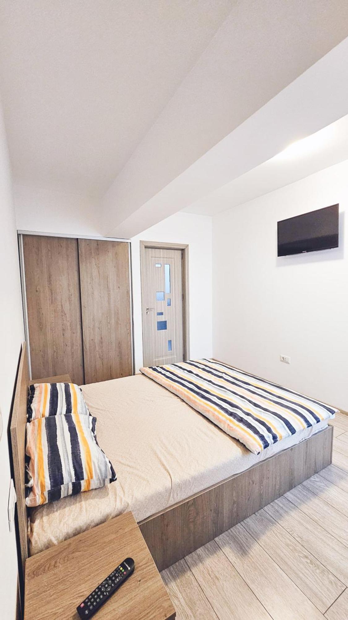 Apartament Dem Radulescu Râmnicu Vâlcea Exterior foto