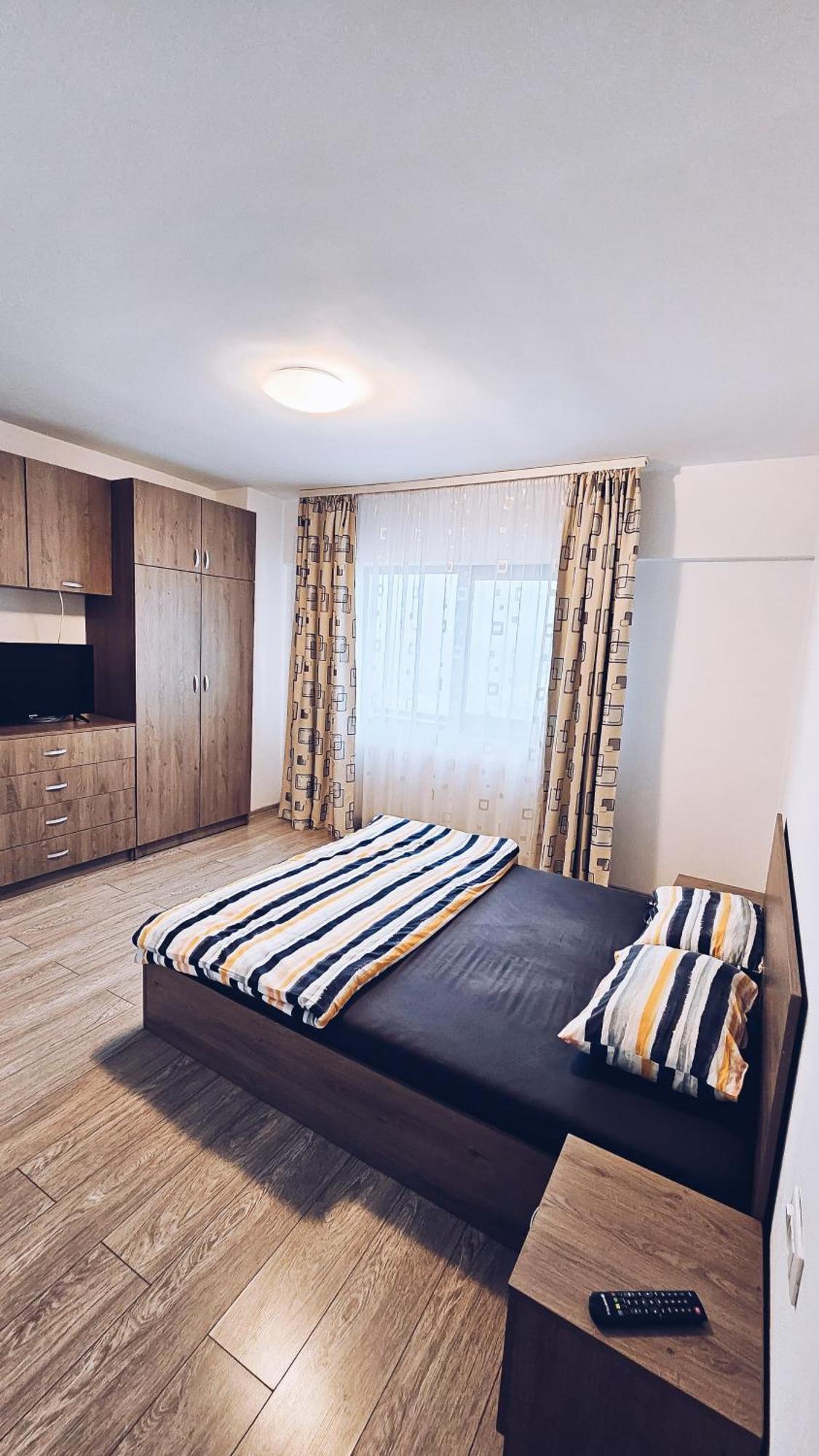 Apartament Dem Radulescu Râmnicu Vâlcea Exterior foto